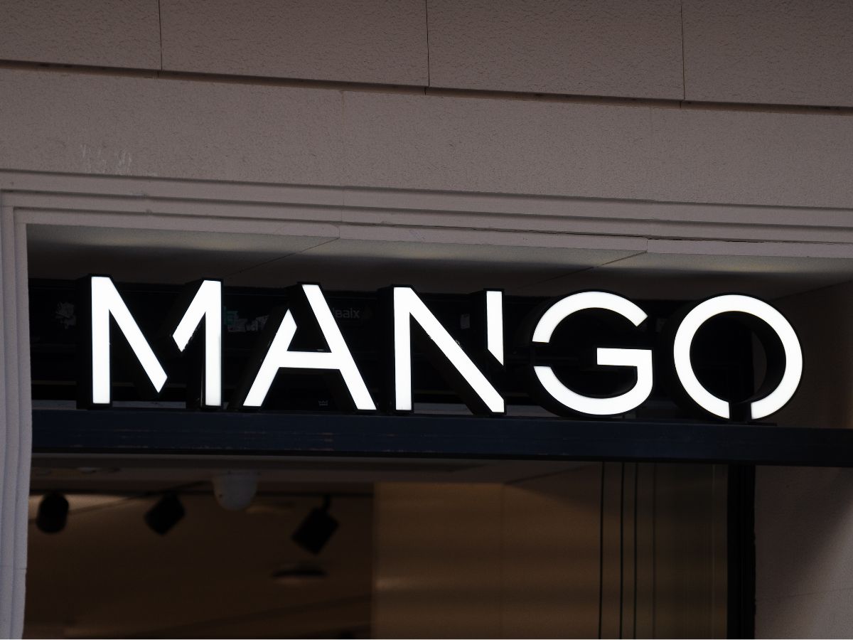 prążkowany sweter z zamkiem z Mango