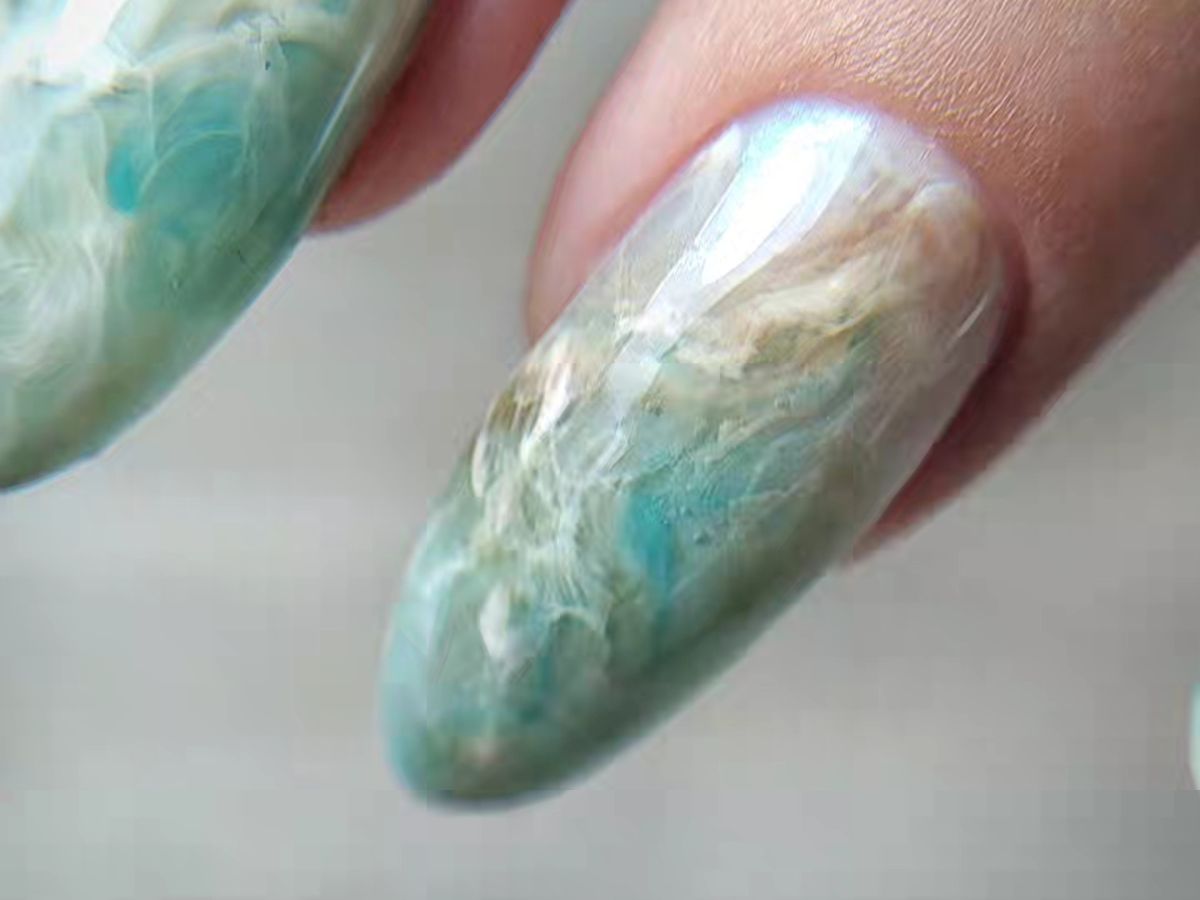 Amazonite nails mienią się niczym szlachetne kamienie