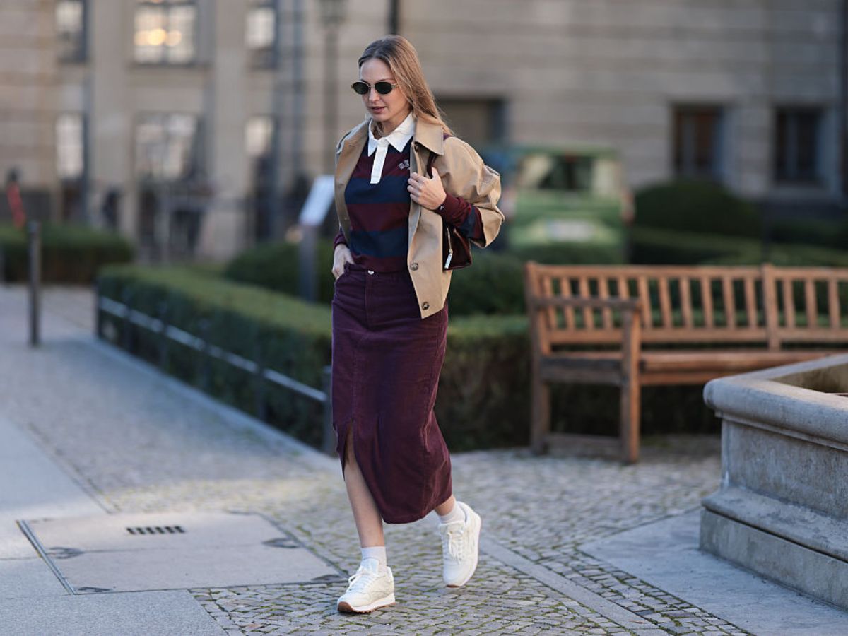 Ochnik wyprzedaje wełnianą spódnicę midi w stylu "office core"