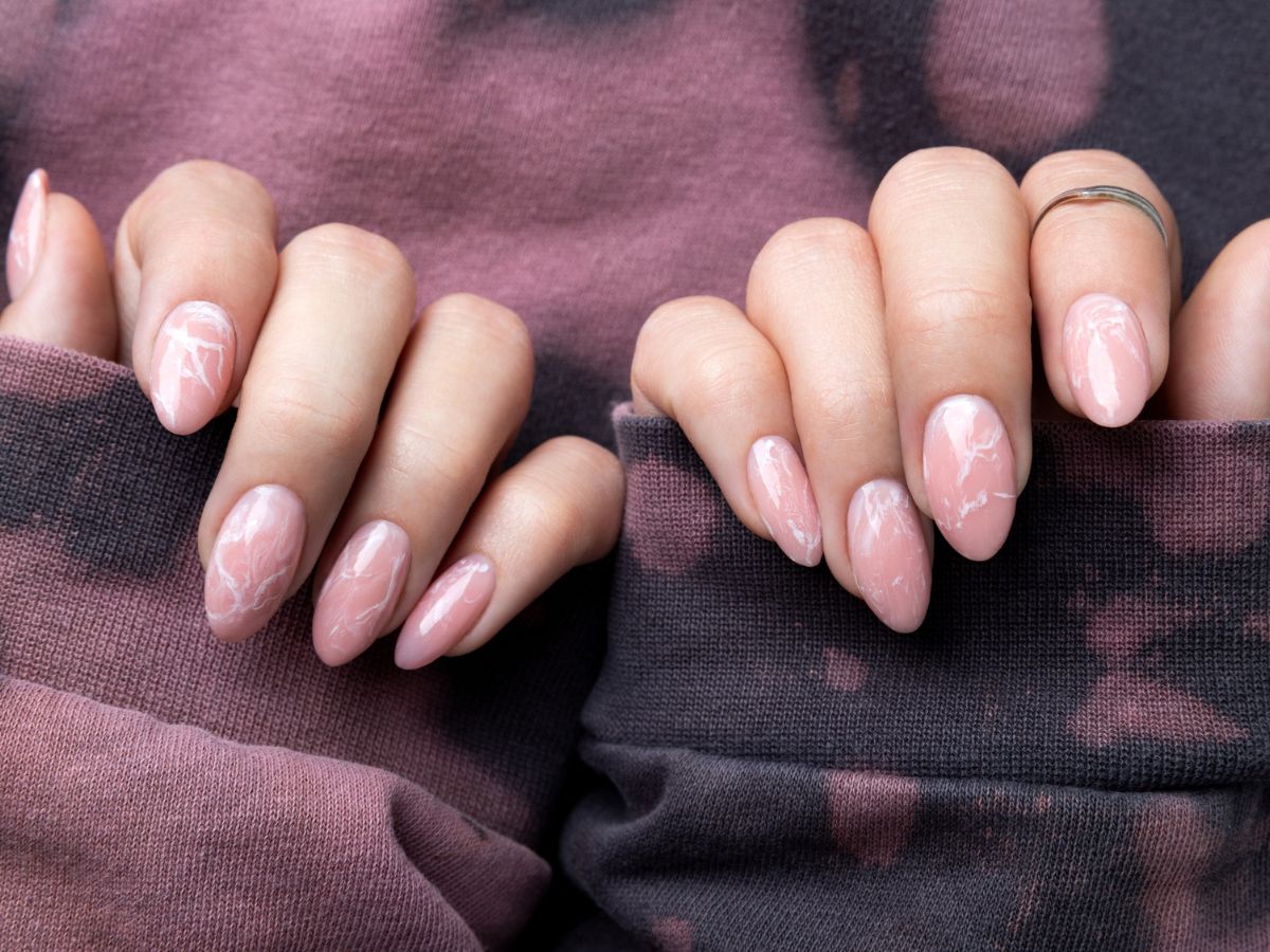 Rose quartz nails opanowały jesienne trendy