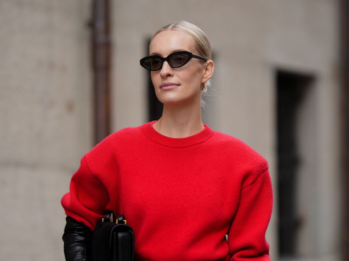 sweter tomato red