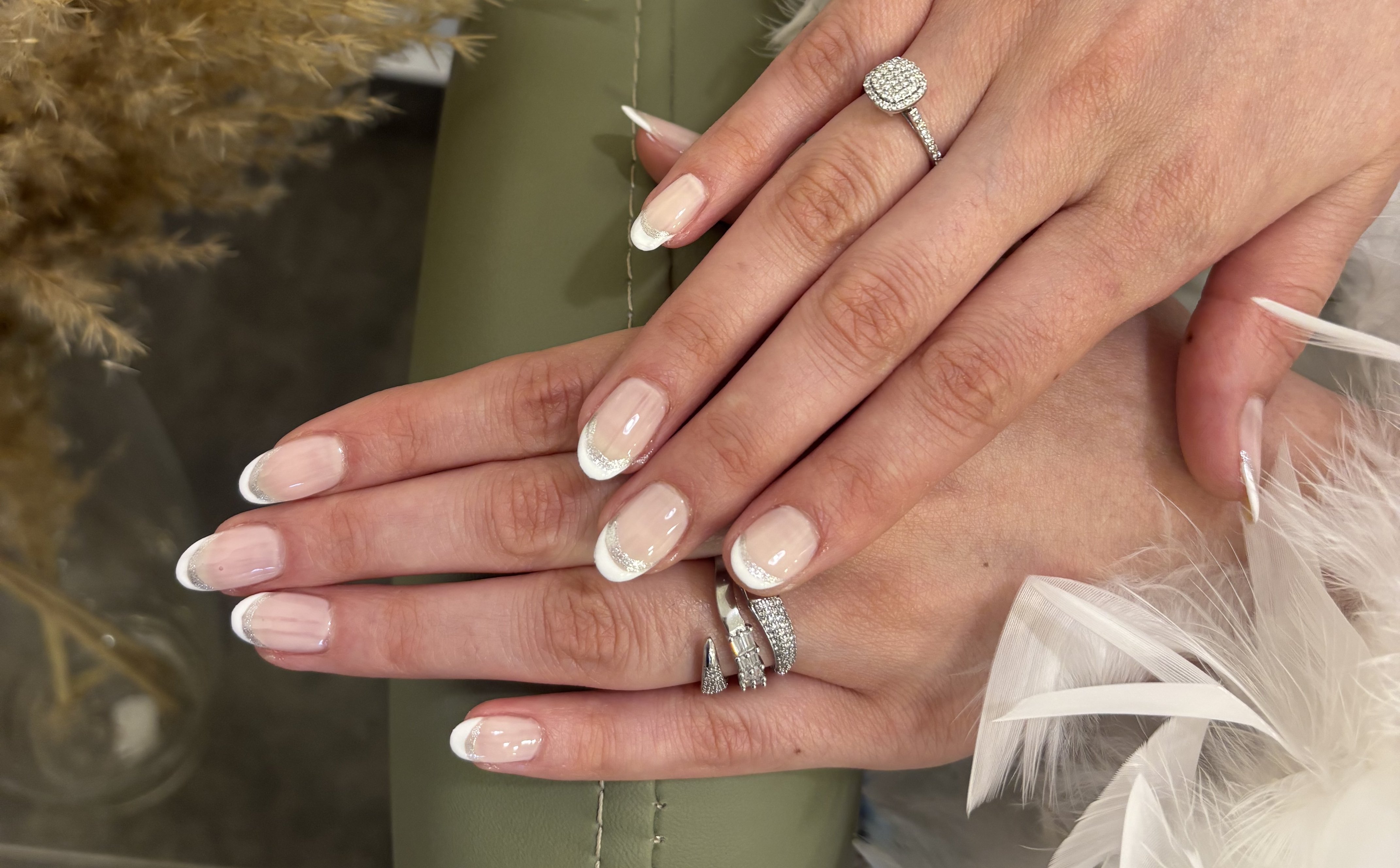 French manicure na koniec 2026 roku